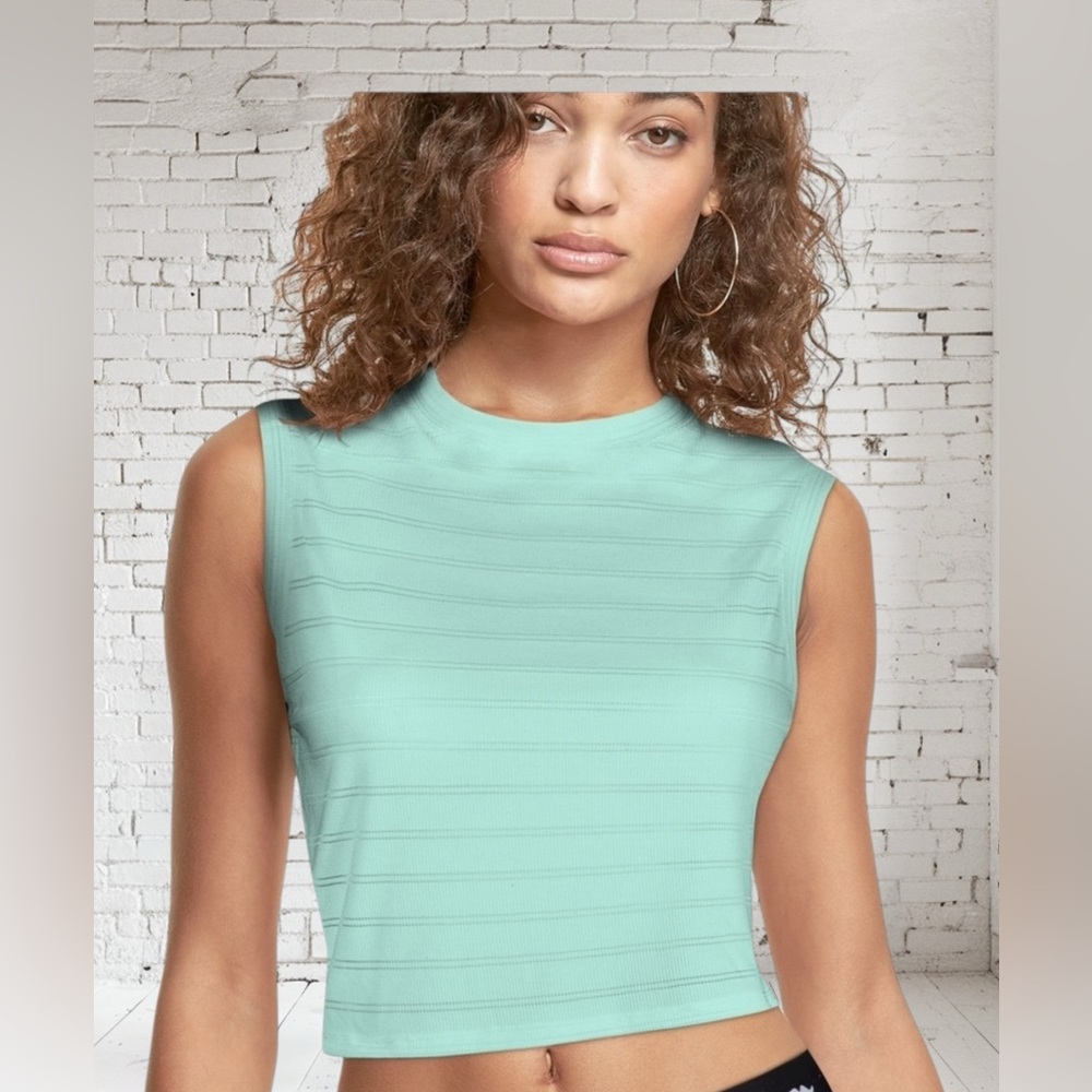 Champion Crop Top NWT | 2XL Sporty Retro Logo Energy • Athletic Streetwear Fit